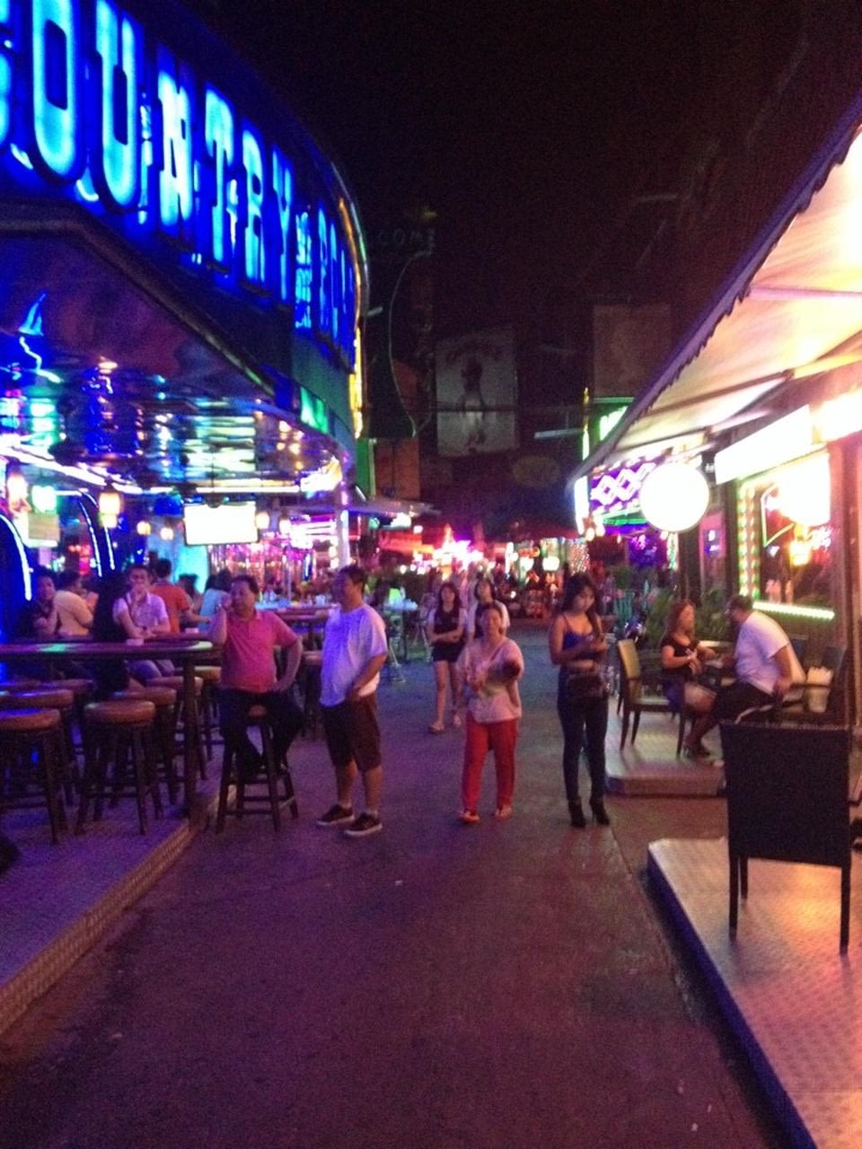 Soi Cowboy - Bangkok Nightlife - Hotels with Maps